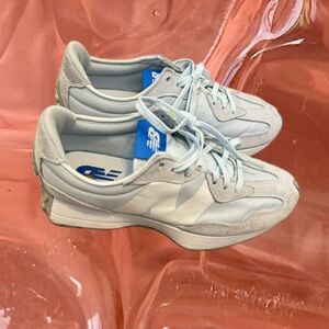 NEW BALANCE | Women’s New Balance 327 in Cinderella Blue👑